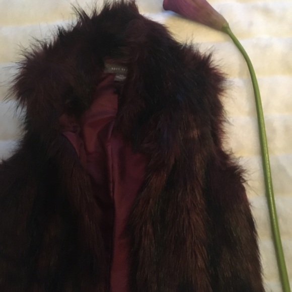 Womens Burgundy/black Vest - Picture 6 of 7